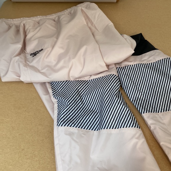 NWOT Reebok Classes Vector Track Pant. Buff Large - Picture 7 of 11